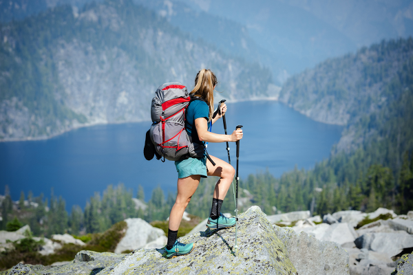 Exoesqueletos vs. Bastões de Trekking: Qual é Mais Eficaz para Caminhantes de Longa Distância?